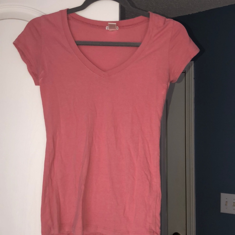 pink tee